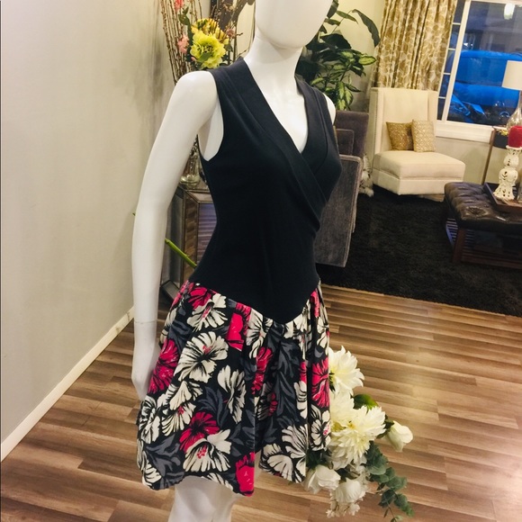 Dress - Picture 3 of 6